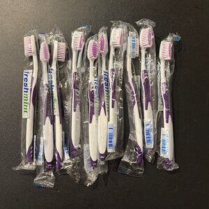New- Set of 10 Toothbrushes